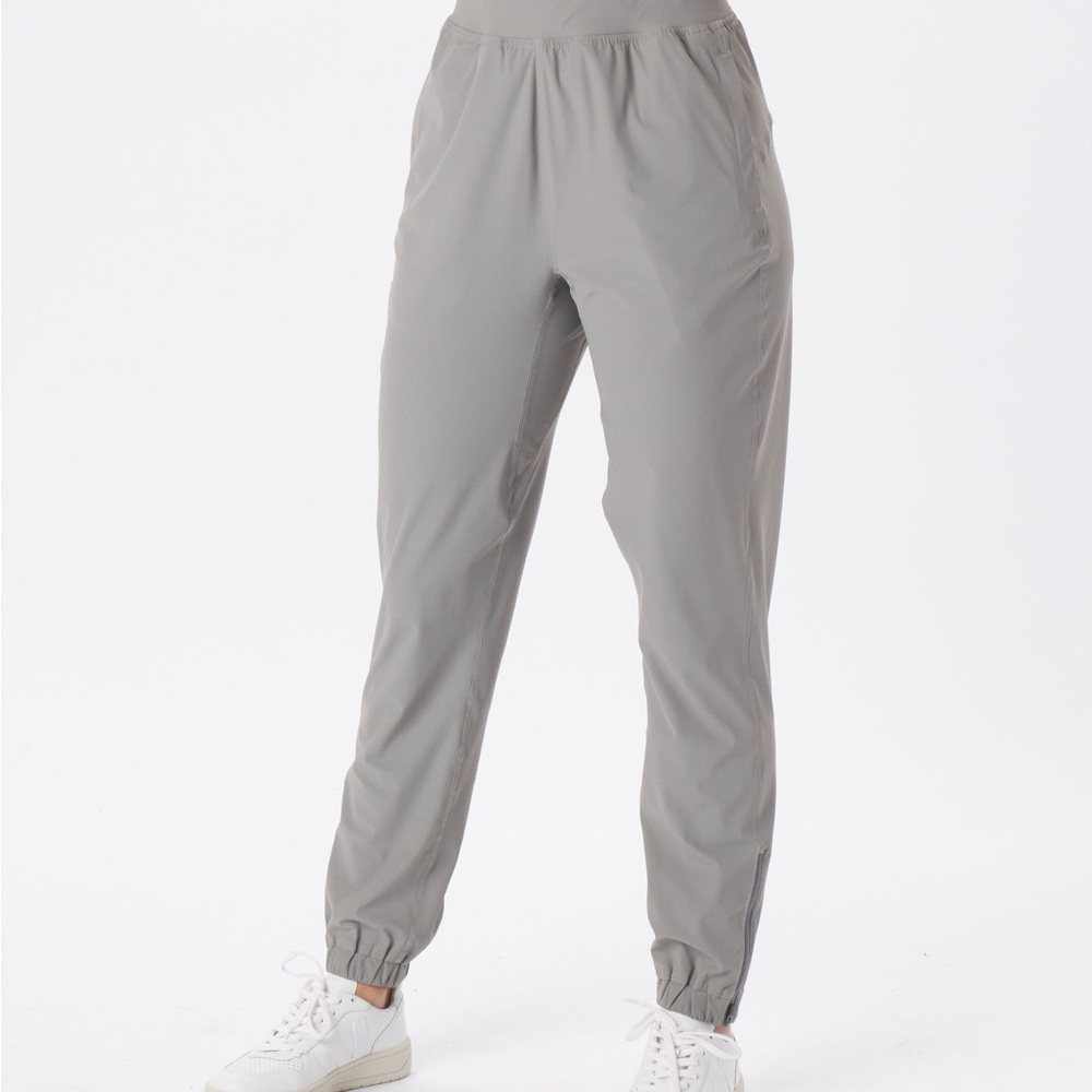 Glyder Women's Gray Joggers